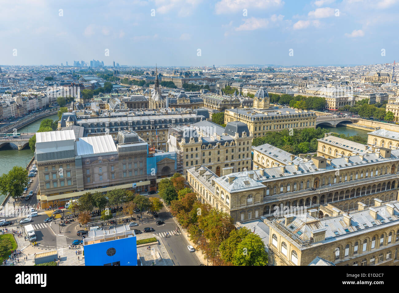 Aerial View von Paris von Notre-Dame in einem sonnigen Sommertag Stockfoto