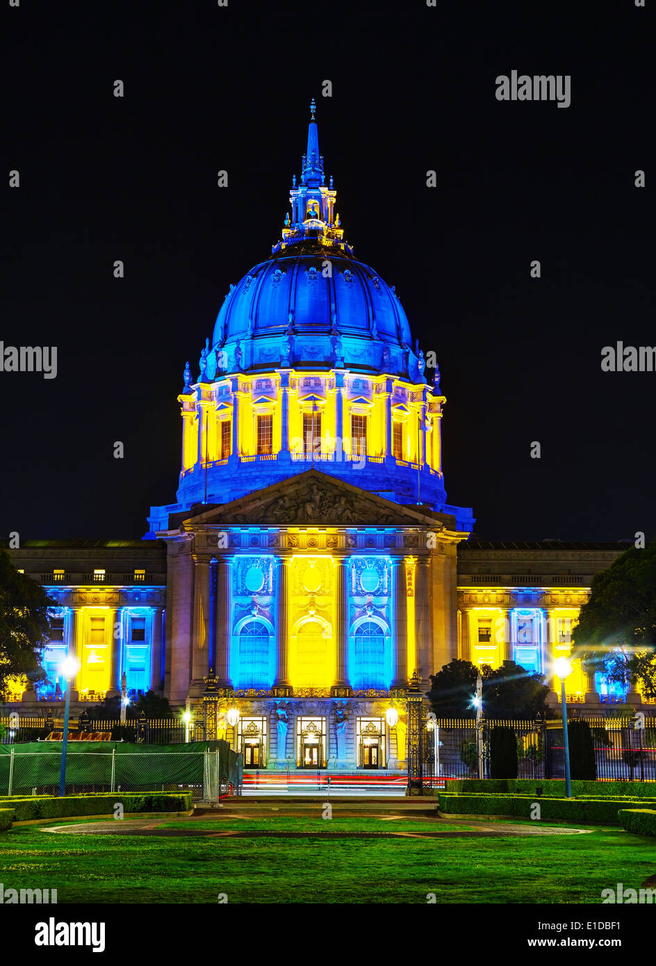 San Francisco City Hall in der Nacht beleuchtet Stockfoto