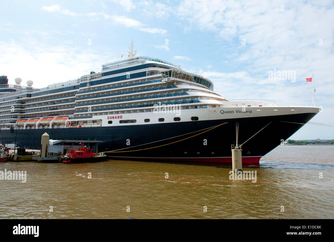 Die Cunard Kreuzfahrtschiff, Queen Victoria, in Liverpool auf Freitag, 30. Mai 2014, Stockfoto