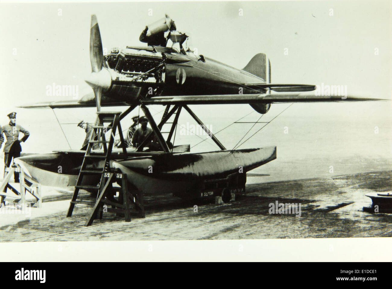 Die Macchi M.52 war ein italienisches Rennflugzeug, das in den 1930er Jahren für die Schneider Trophy entwickelt wurde. Die M.52 stellte 1931 einen Geschwindigkeitsrekord auf und zeigte die Fähigkeiten der italienischen Luftfahrttechnik während dieser Zeit. Stockfoto