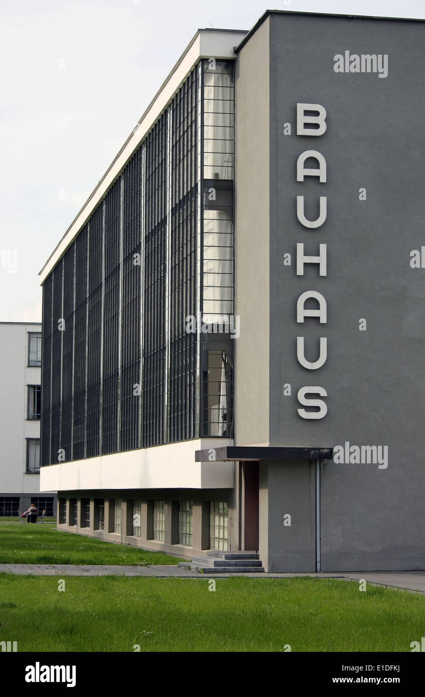 Die renovierte Bauhaus in Dessau Deutschland, einer der großen Definition Bauten der frühen Moderne in Architektur, Architekt Walter Gropius Stockfoto