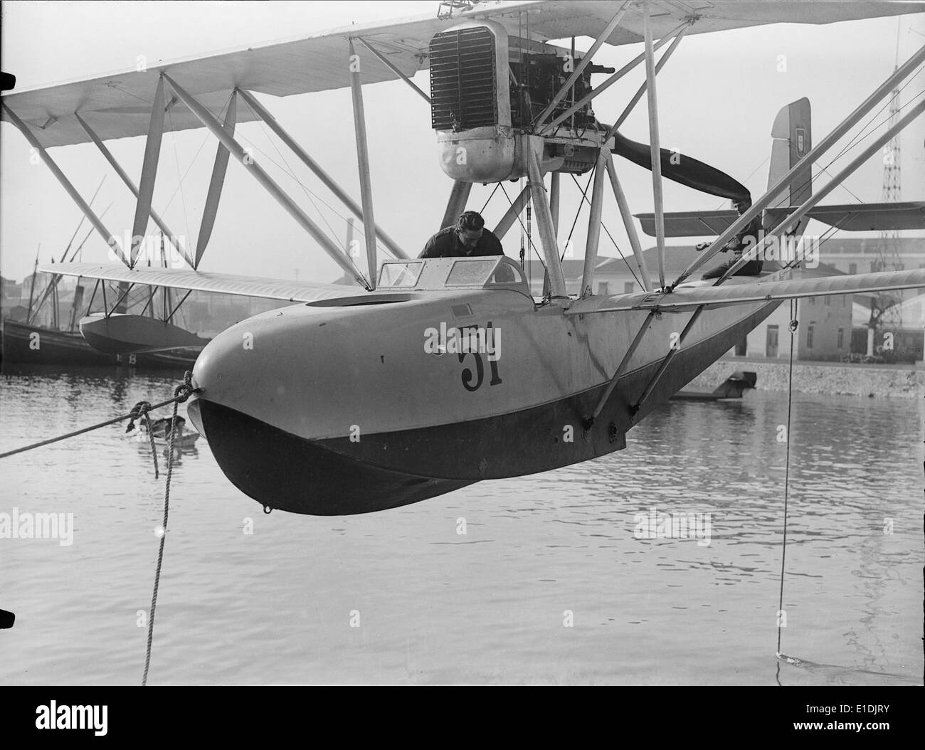 Das Centro de Aviação Marítima in Lissabon wurde 1928 als bedeutendes Zentrum für die Seefahrt gegründet. Mit Sitz in der Doca do BOM Sucesso trug sie zur Entwicklung der portugiesischen Luftfahrt- und Seeverkehrsverbindungen bei. Stockfoto