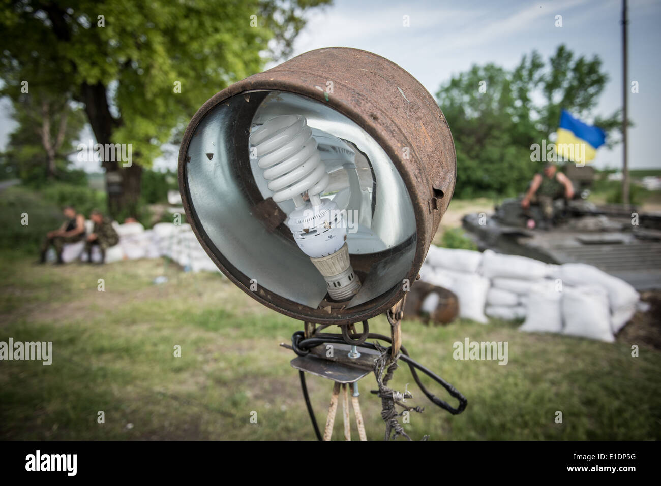 Ukrainischen Kontrollpunkt in der Nähe von Dobropillia in der Oblast Donezk, 19 Mai 2014 in der Ukraine Stockfoto