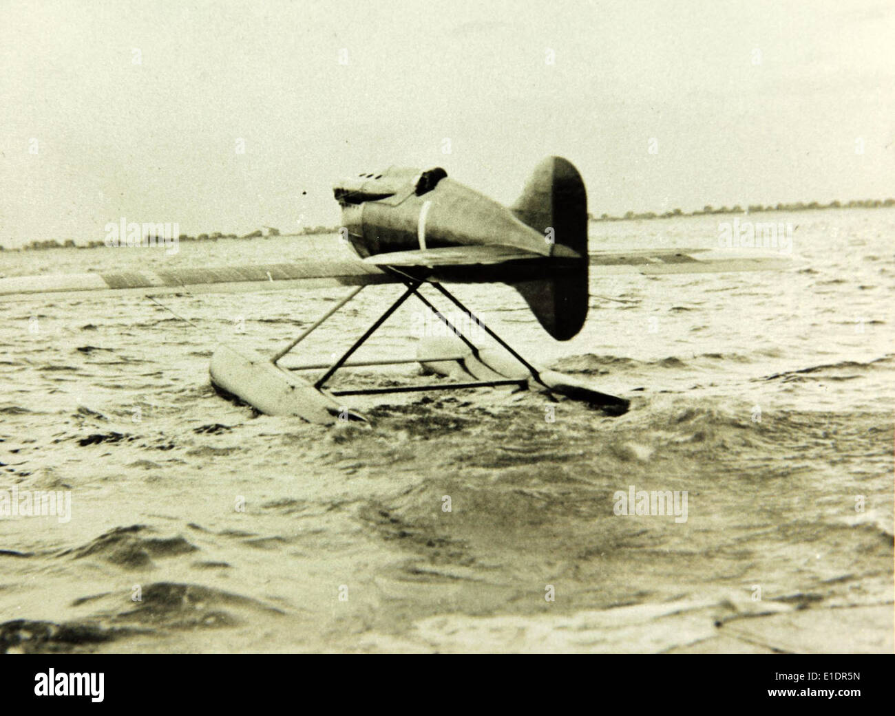 Die Macchi M.39 war ein italienisches Wasserflugzeug, das in den späten 1930er Jahren gebaut wurde und in den 1930er Jahren mehrere Geschwindigkeitsrekorde aufstellte Er wurde hauptsächlich für Rennsport und Experimente verwendet. Stockfoto