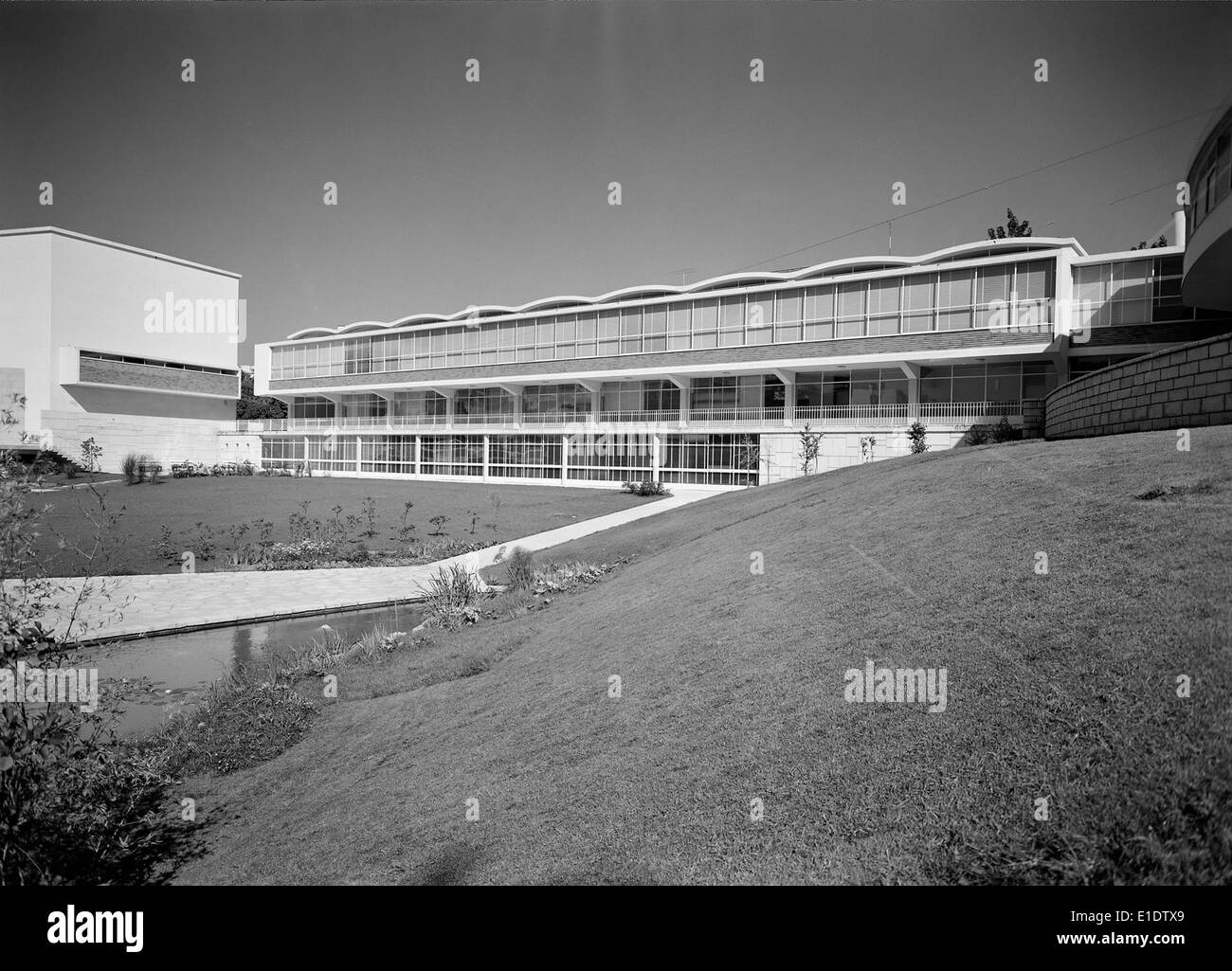 Die Edifícios da Associação Académica da Universidade de Coimbra in Coimbra, Portugal, sind ikonische Strukturen, die mit dem akademischen und kulturellen Leben der Universität von Coimbra verbunden sind. Sie dienen als Räume für Studierende und sind Teil des historischen Vermächtnisses der Universität. Stockfoto