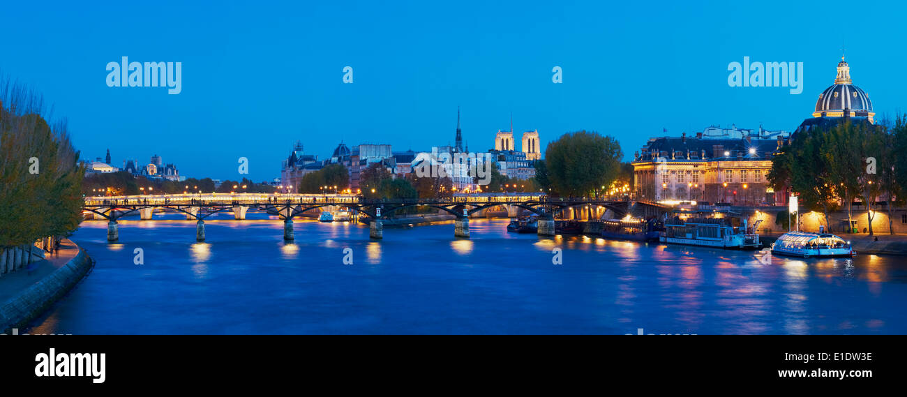 Frankreich, Paris, Ile De La Cité und der Passerelle des Arts Cathedrale Notre Dame de Paris Stockfoto