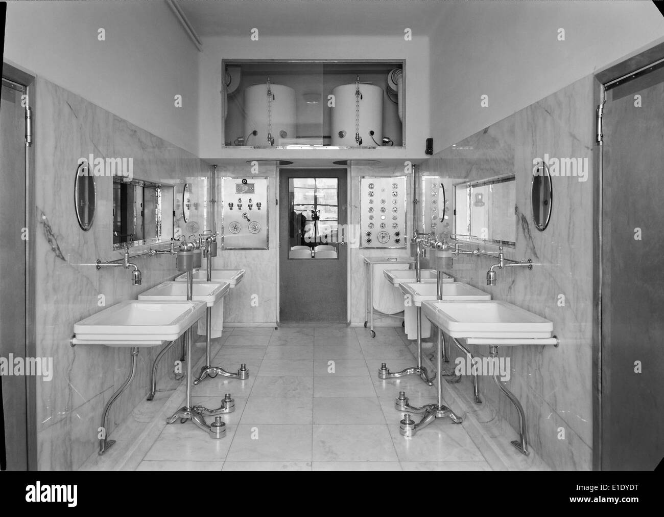 Das Instituto Português de Oncologia (IPO) in Lissabon ist ein führendes Krebsbehandlungs- und Forschungszentrum in Portugal. Von Horácio Novais erfasst, spielt die Institution eine wichtige Rolle im Gesundheitssystem des Landes, wobei sie sich auf Onkologie und Patientenversorgung konzentriert. Stockfoto