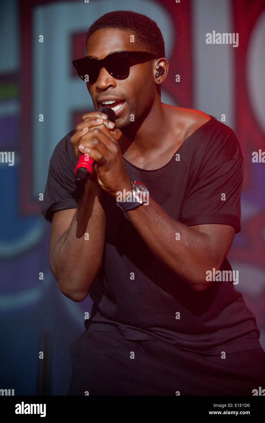 Liverpool, Vereinigtes Königreich. 31. Mai 2014. Tinie Tempah auf das Mädchen großen GIG Liverpool Echo Arena Führung 31. kann 2014 Credit: Brian Jordan/Alamy Live News Stockfoto