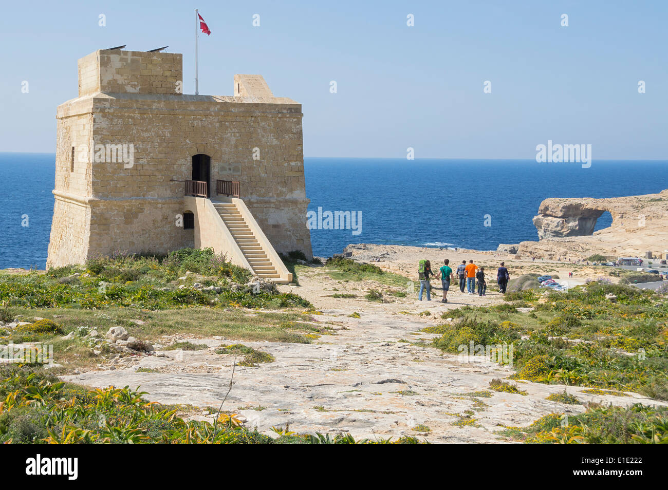Azurblaue Fenster It-Torri Tad-Dwerjra Turm Ritter Gozo Malta Stockfoto