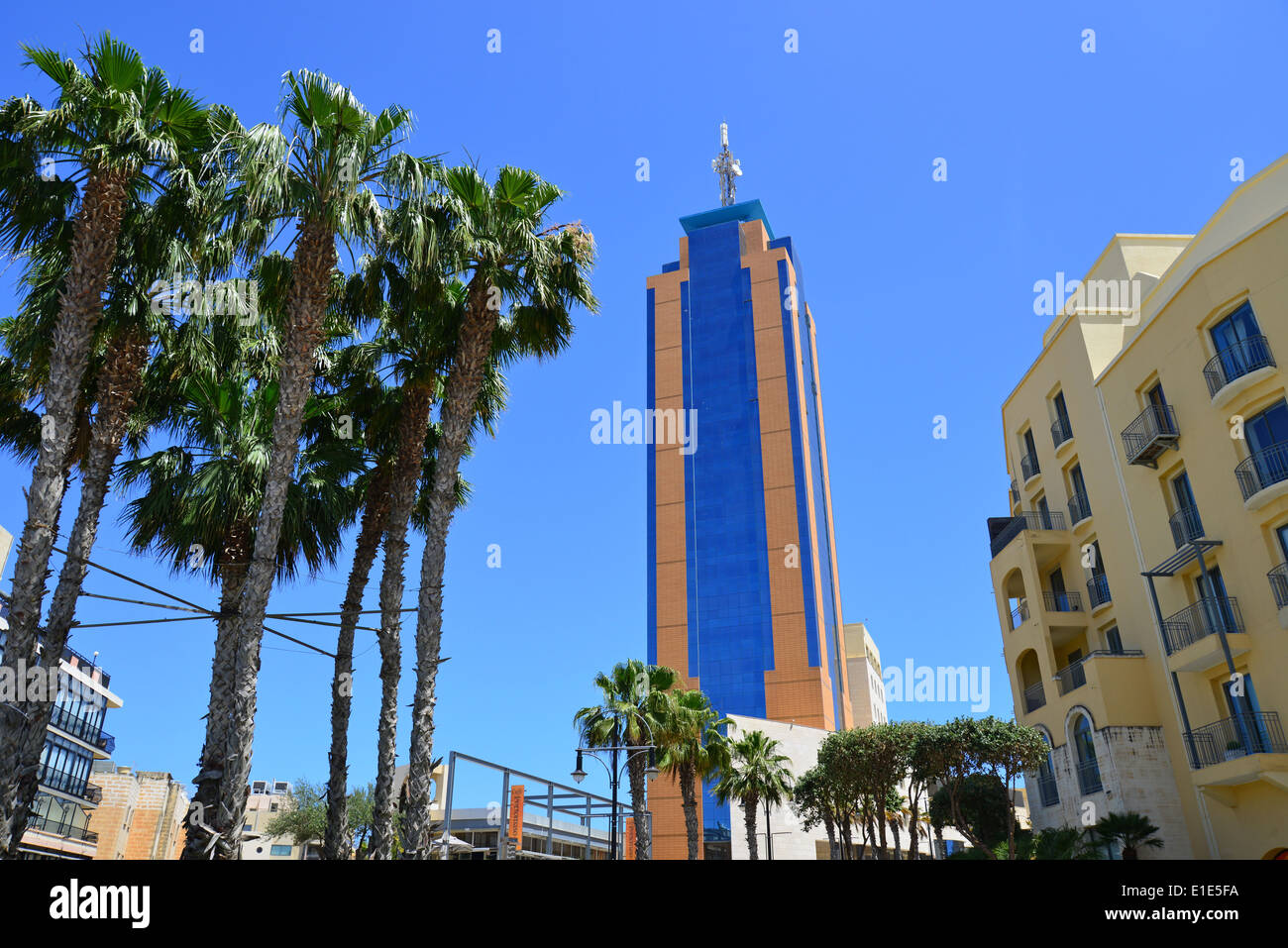 Portomaso Tower, Paceville, St. Julians (San Ġiljan), nördlichen Hafenviertel, Malta Majjistral Region, Republik Malta Stockfoto