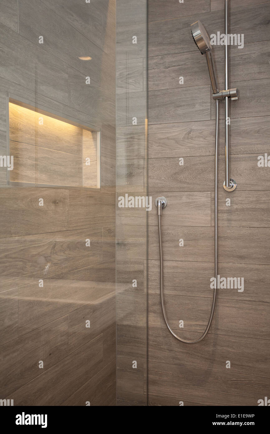 Badezimmer im modernen Haus, London, UK Stockfoto