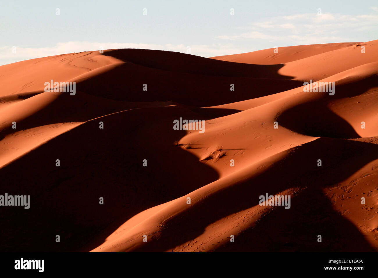Erg Chebbi Sanddünen in der Sahara Wüste in der Nähe von Merzouga, Marokko Stockfoto