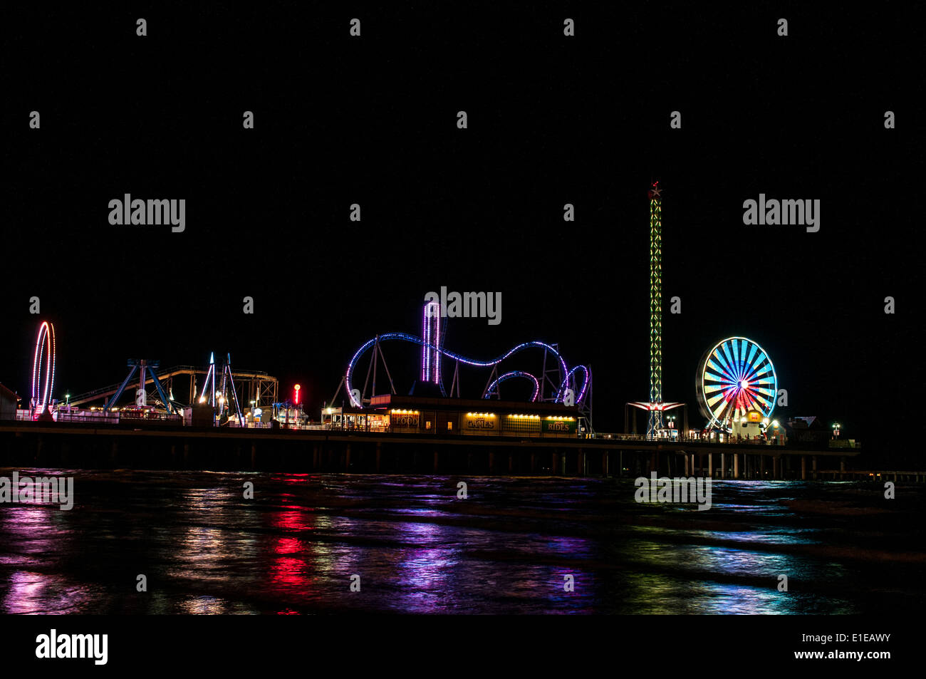 Nachtzeit am Vergnügen Pier, ein Meer Unterhaltung Pier in Galveston, TX, USA Stockfoto