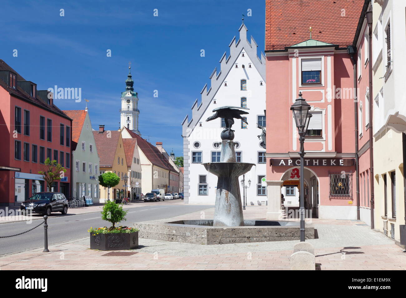 Reichsstattbrunnen Brunnen und Wallfahrt Kirche Heilig Kreuz, Donauworth, romantische Straße, Bayerisch-Schwaben, Bayern, Deutschland Stockfoto
