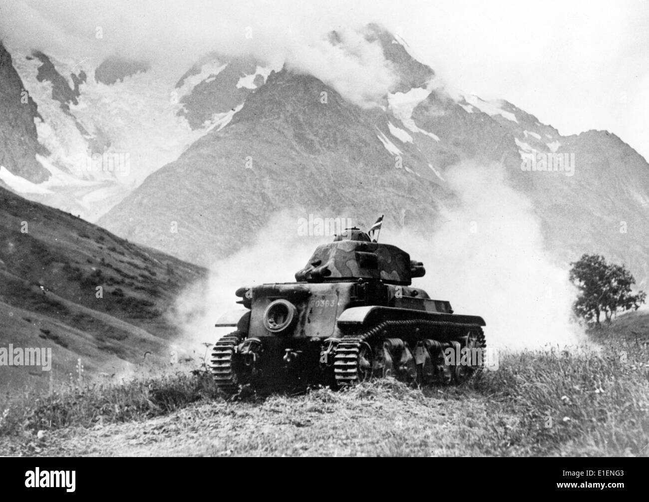 Die Nazi-Propagandafilme zeigen einen französischen Panzer während eines Manövers in den französischen Alpen im August 1938. Fotoarchiv für Zeitgeschichtee - KEIN KABELDIENST Stockfoto