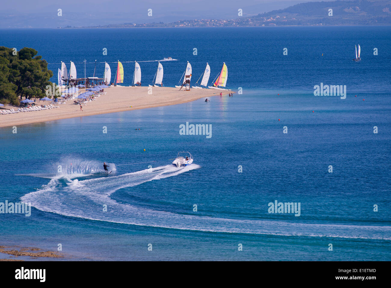 Wassersport in Gregolimano Strand, Norden im Evia(Euboea) Insel, in der Nähe von Spa Stadt von Edipsos, Präfektur Euböa, Griechenland Stockfoto