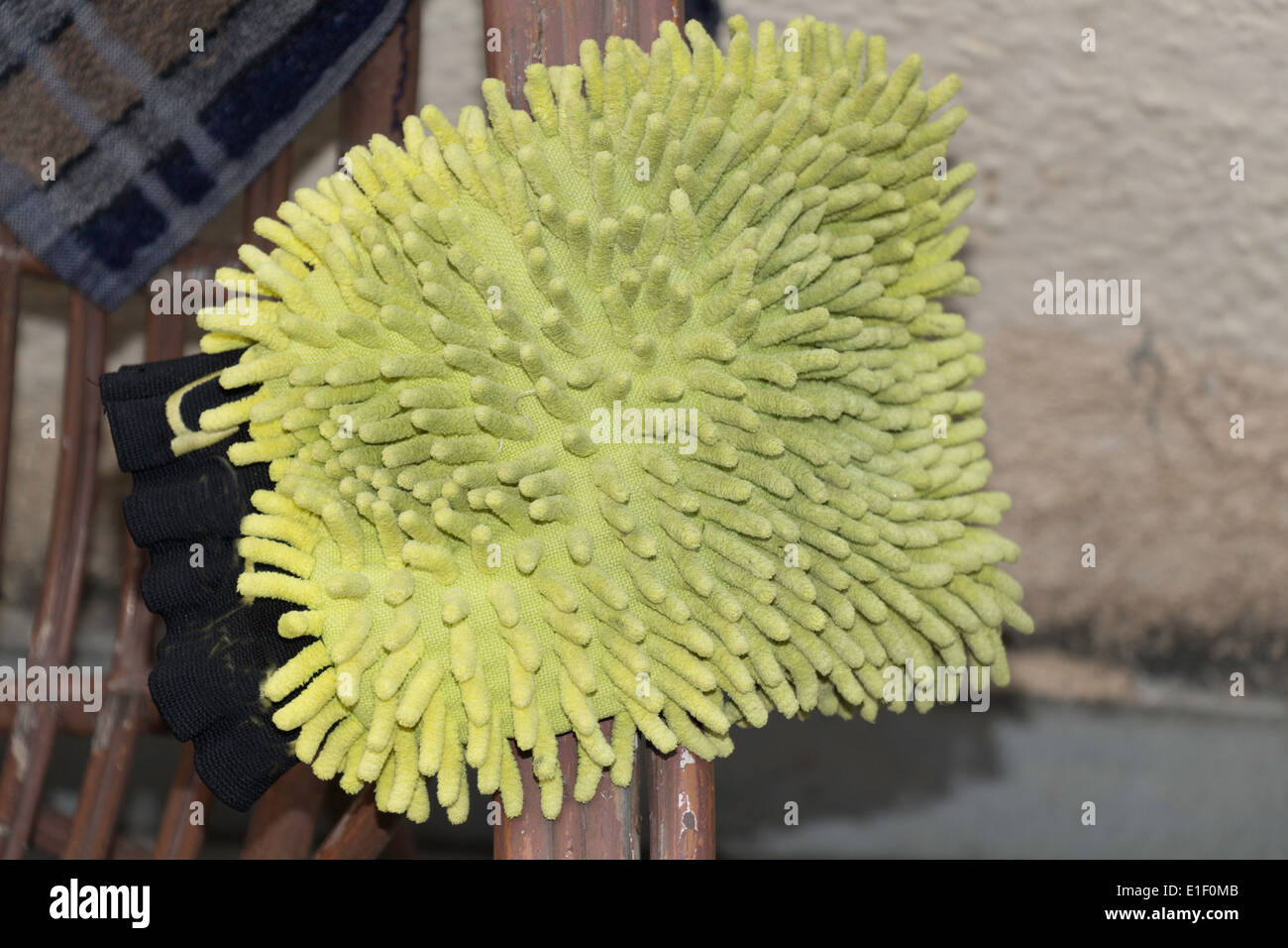 Mikrofaser staubtuch -Fotos und -Bildmaterial in hoher Auflösung – Alamy