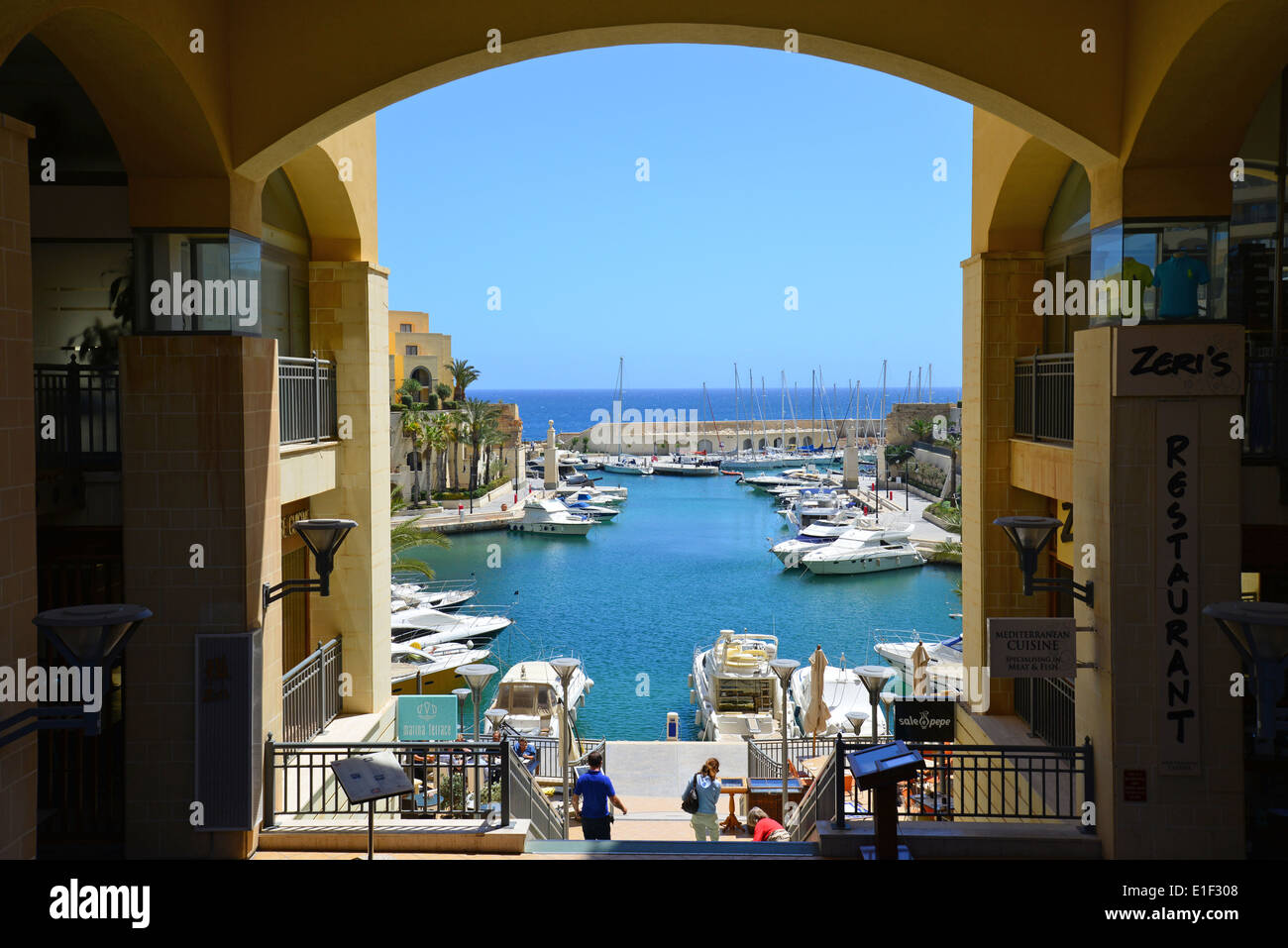 Portomaso Marina, Paceville, St. Julians (San Ġiljan), nördlichen Hafenviertel, Malta Majjistral Region, Republik Malta Stockfoto