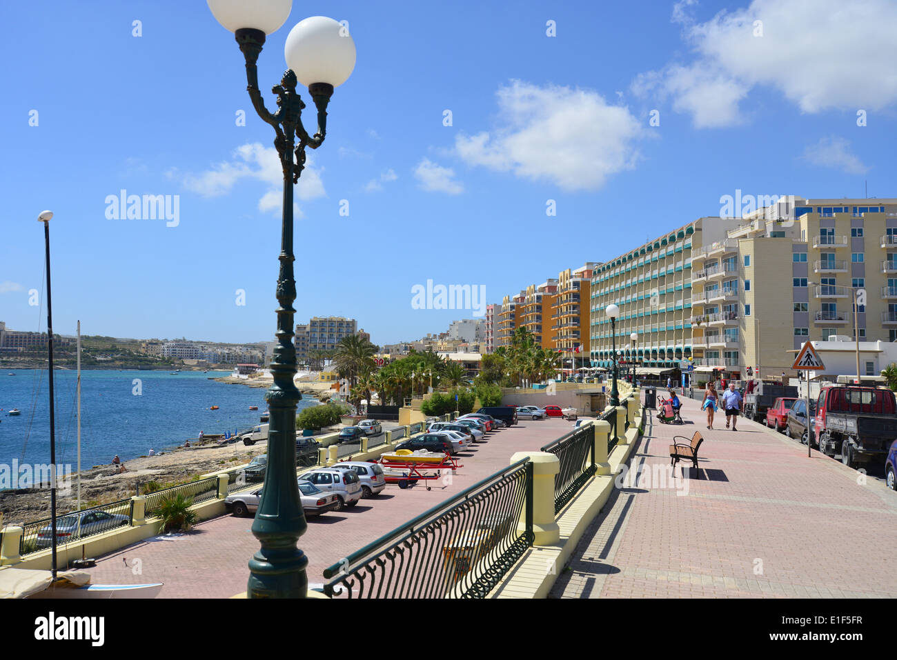 Strandpromenade, Qawra (Il-Qawra), St. Pauls Bay (San Pawl il-Baħar), Northern District, Republik Malta Stockfoto