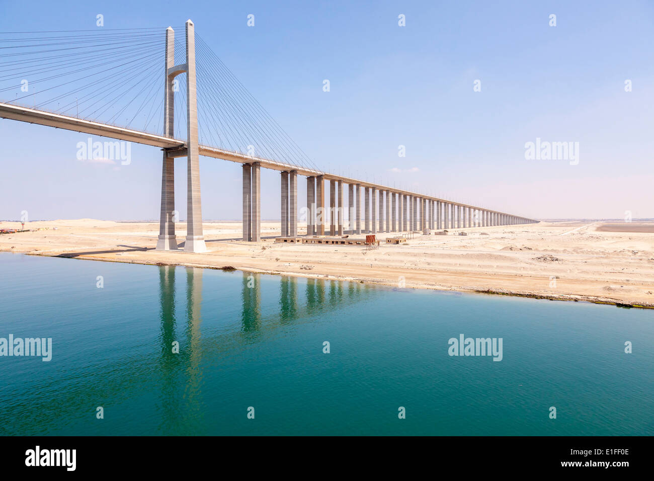 Mubarak-Friedensbrücke, Suezkanal Ägypten. Stockfoto