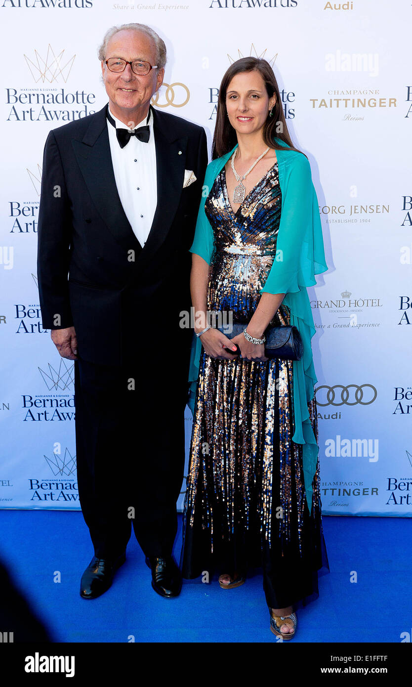 Kommen Sie Eduard, Prinz von Anhalt und Julia, Prinzessin von Anhalt für die Bernadotte Art Awards 2014 im Grand Hotel in Stockholm, 2. Juni 2014. Foto: Albert Nieboer / /dpa - kein Draht-Dienst - Stockfoto