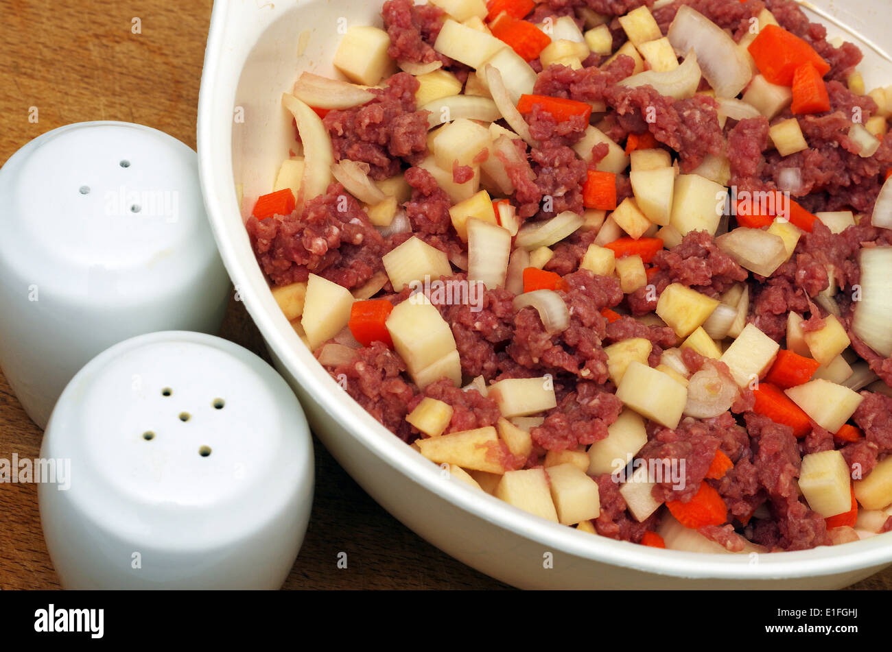 Rind Hackfleisch mit gemischtem Gemüse Stockfoto