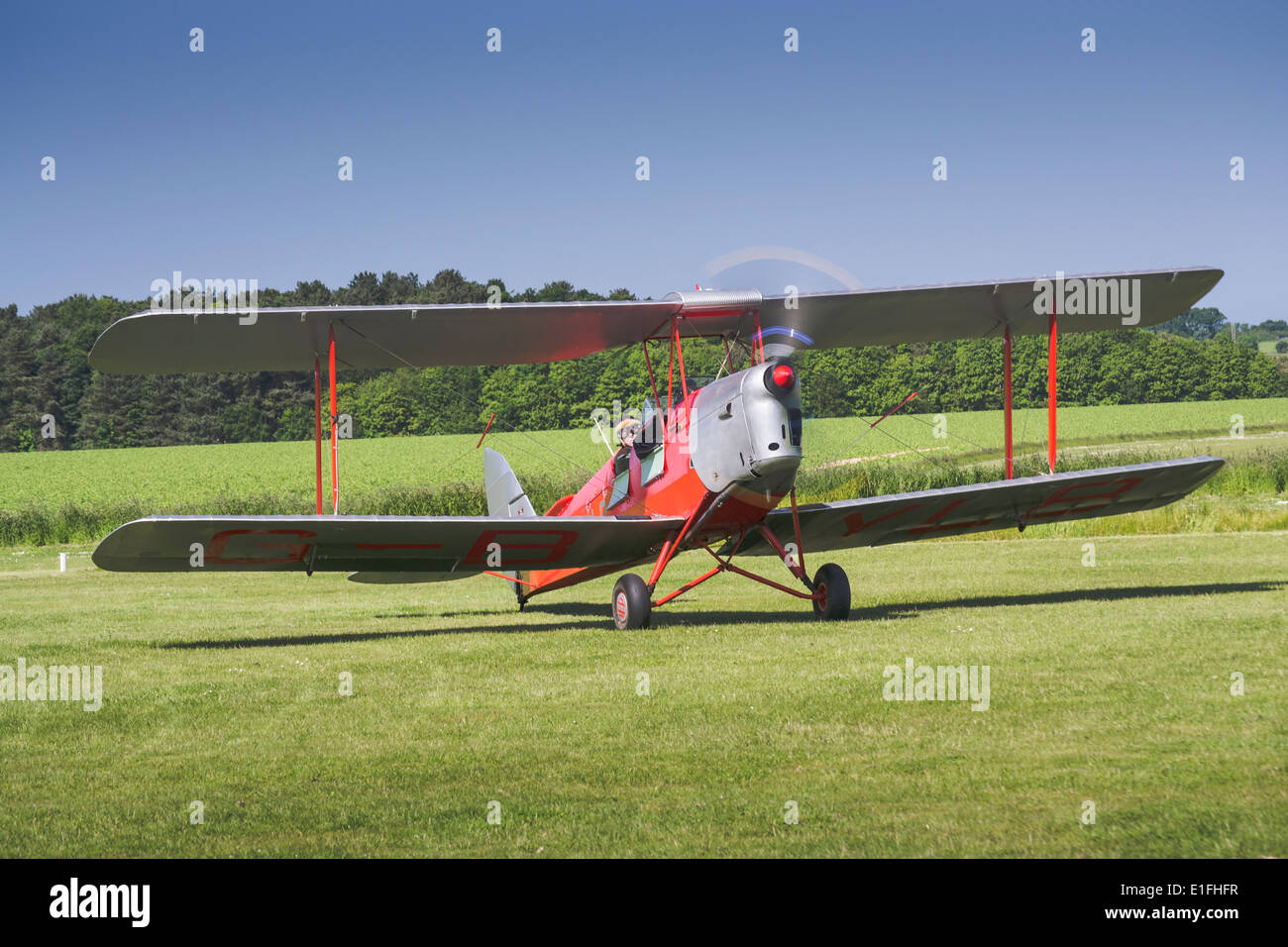 De Havilland Tiger Moth DH82A G-BYLB Doppeldecker am Northrepps Flugplatz Norfolk Stockfoto