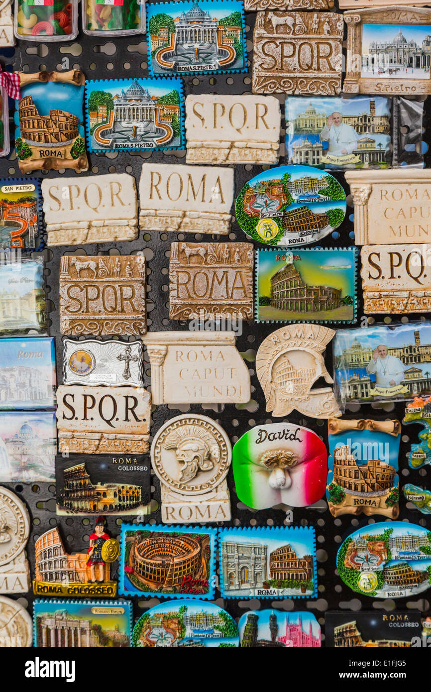 Rom, Italien. Kühlschrank-Magnet-Souvenirs. Stockfoto