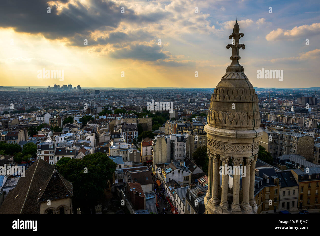 Aerial View von Paris und dem Geschäftsviertel von Sacré-Cœur Stockfoto