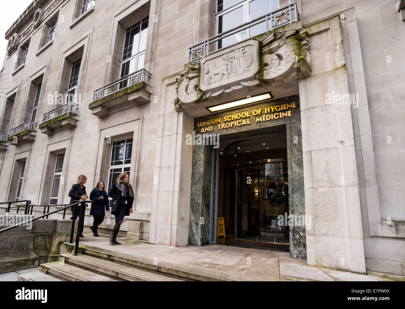 Der Haupteingang zur London School of Hygiene and Tropical Medicine in London, Großbritannien Stockfoto