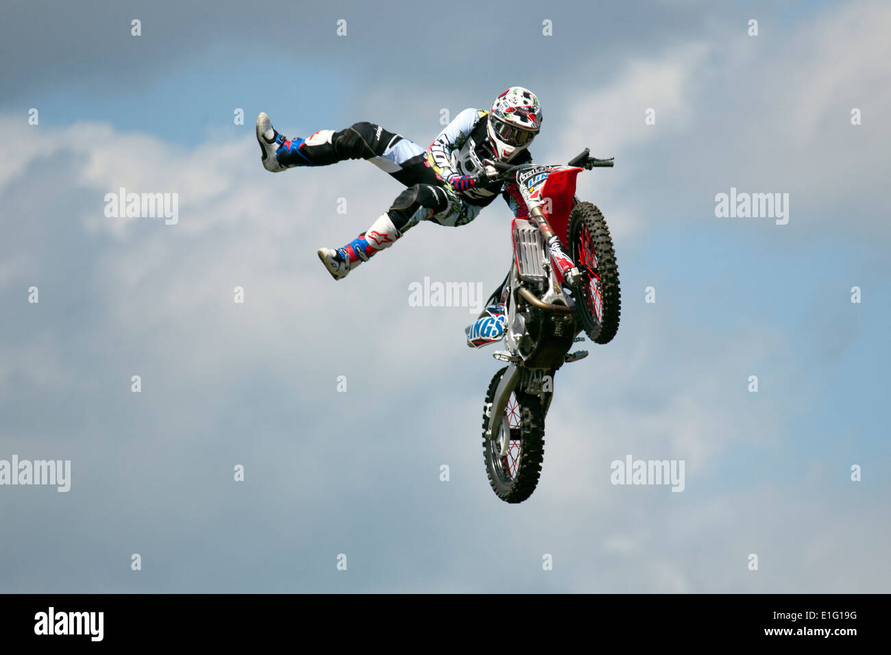 Redbourn Hertfordshire England County Show Motorrad Motorrad Display Team Antenne Tricks Bolddog Lings Freestyle Stuntfahrer Stockfoto