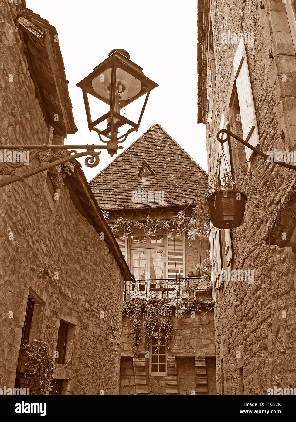 A Straßenszene in Sarlat la Caneda, Dordogne, Frankreich Stockfoto