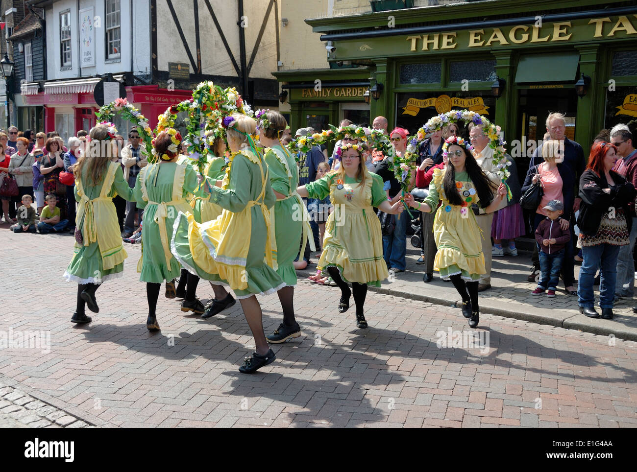 Des Bischofs Gundulf Morris beim fegt Festival, Rochester, Kent, 5. Mai 2014. Stockfoto