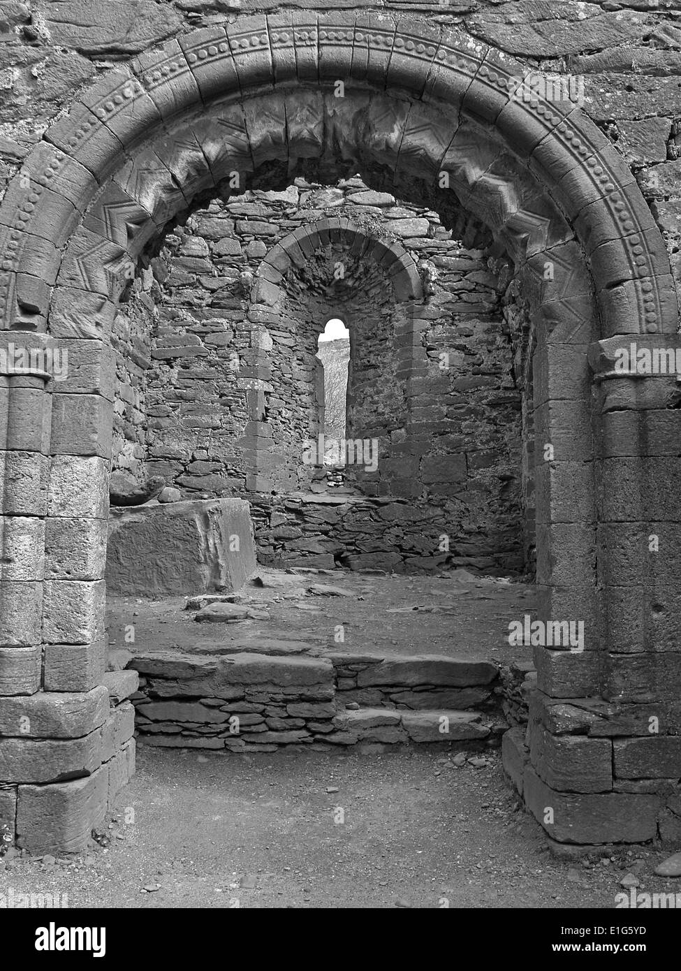 Kirchenschiff arcading, Kilmalkedar Kirche, Halbinsel Dingle, Irland Stockfoto