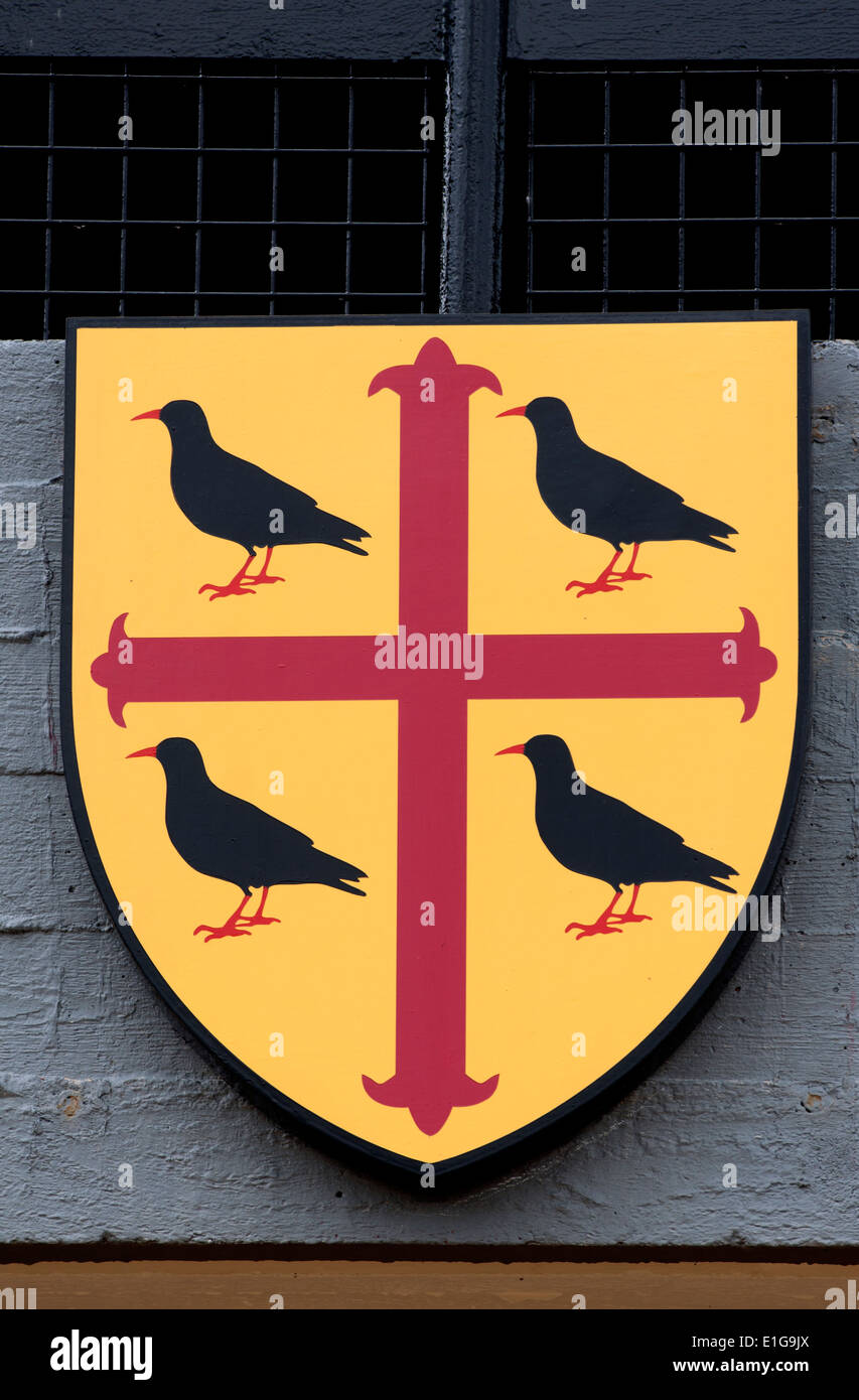 Das Wappen von St. Edmund Hall in Oxford, auf deren Bootshaus. Stockfoto
