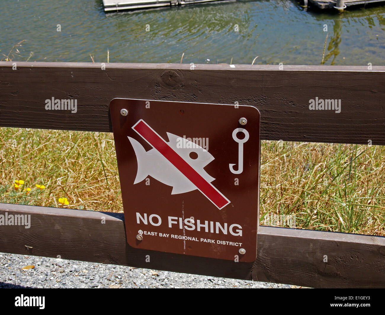 Kein Fischen Zeichen symbol See Chabot Regional Park in Kalifornien Stockfoto
