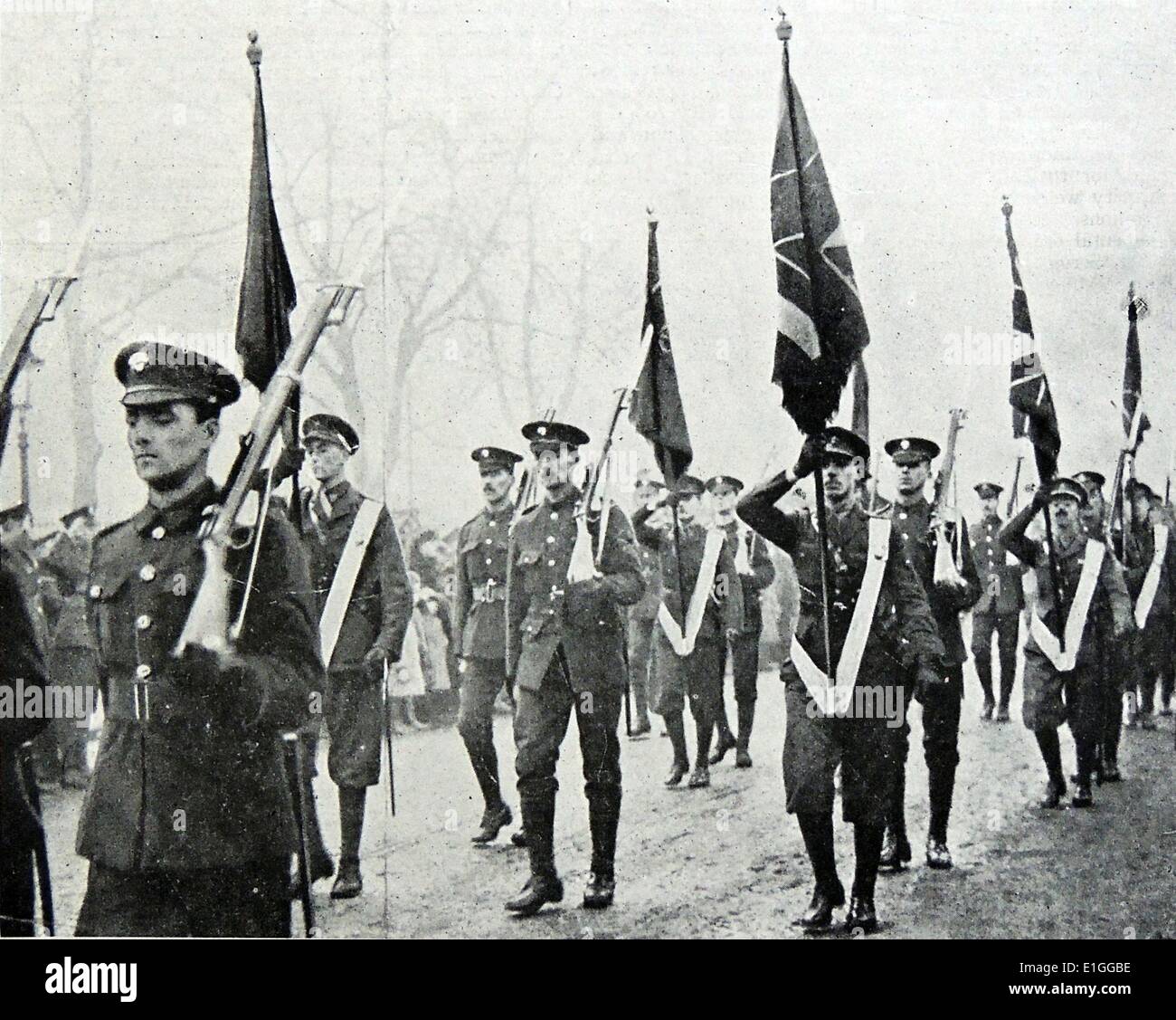 Wachen die Farben für Köln genommen in einer Prozession durch die Straßen Londons bestimmt. Datiert 1919 Stockfoto