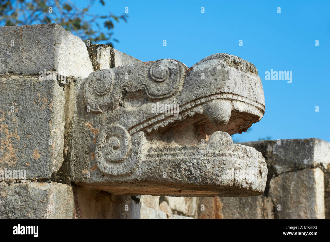 Mexiko, Yucatan-Zustand, archäologische Stätte Chichen Itza, Weltkulturerbe der UNESCO, der Schlangenkopf, Maya-Ruinen Stockfoto