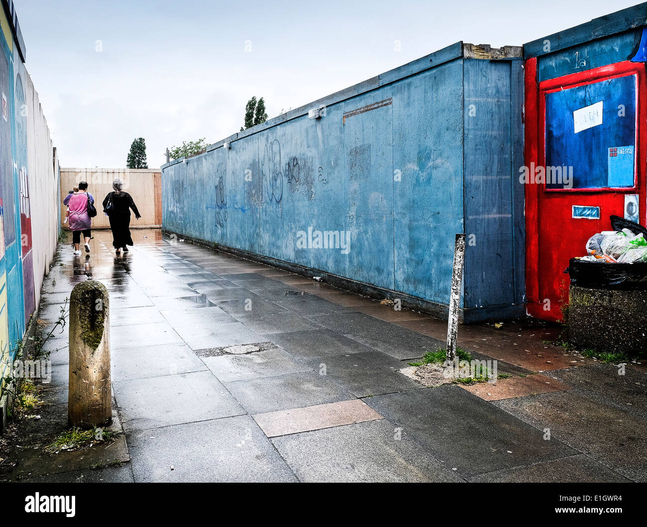 Passanten in Laindon Einkaufszentrum in Basildon. Stockfoto