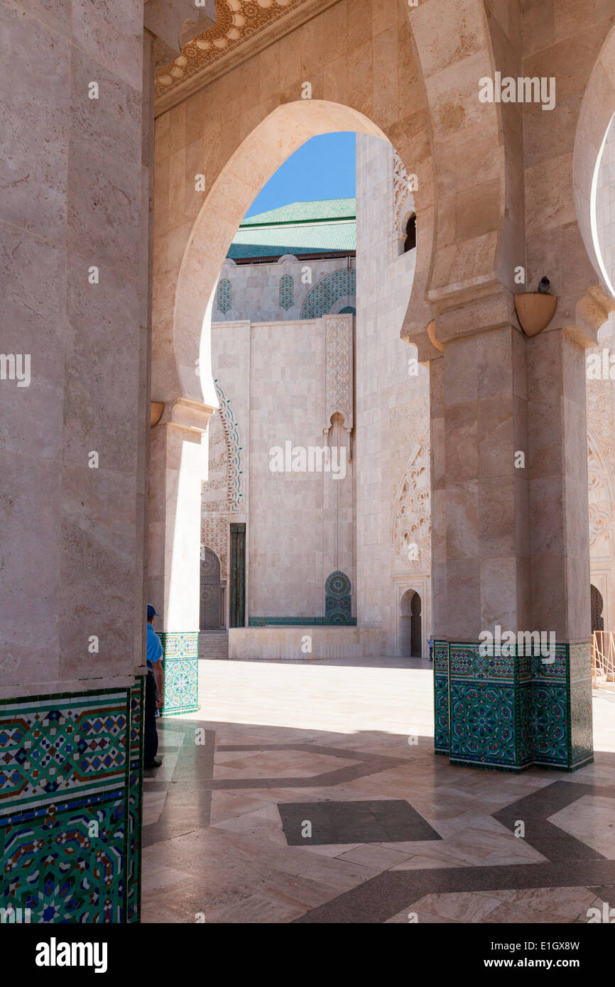 Blick auf die beeindruckende Architektur an der großen Moschee Hassan II in Casablanca, Marokko. Stockfoto