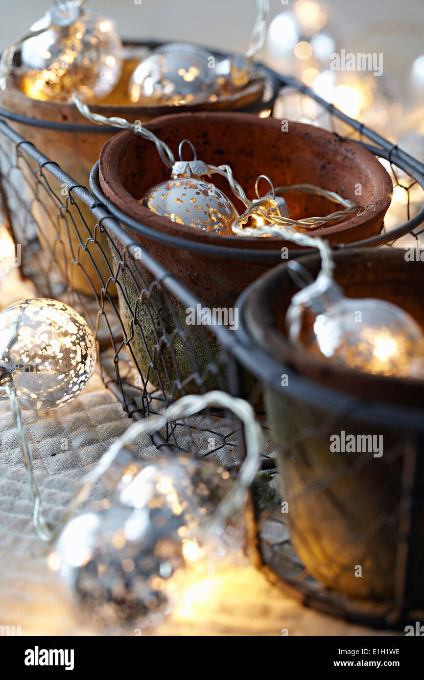 Dekorative Leuchten in Blumentöpfe Stockfoto