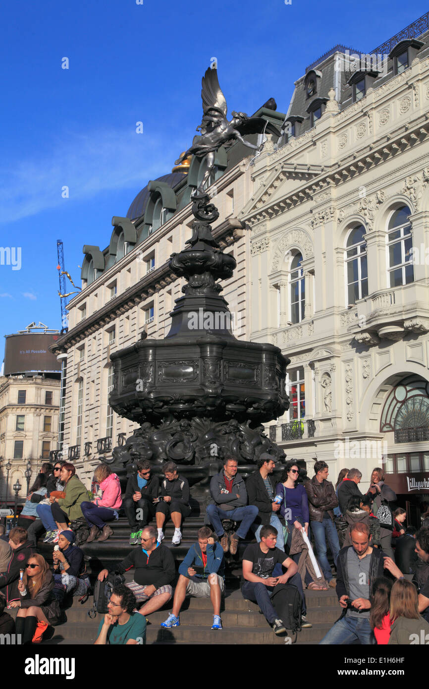 Großbritannien, England, London, Piccadilly Circus, Eros-Brunnen, Menschen, Stockfoto