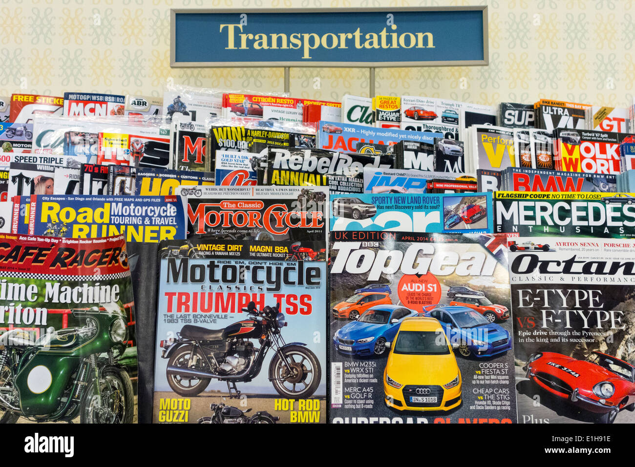 Motorrad-Zeitschriften in Regalen, Barnes &amp; Noble, USA Stockfoto