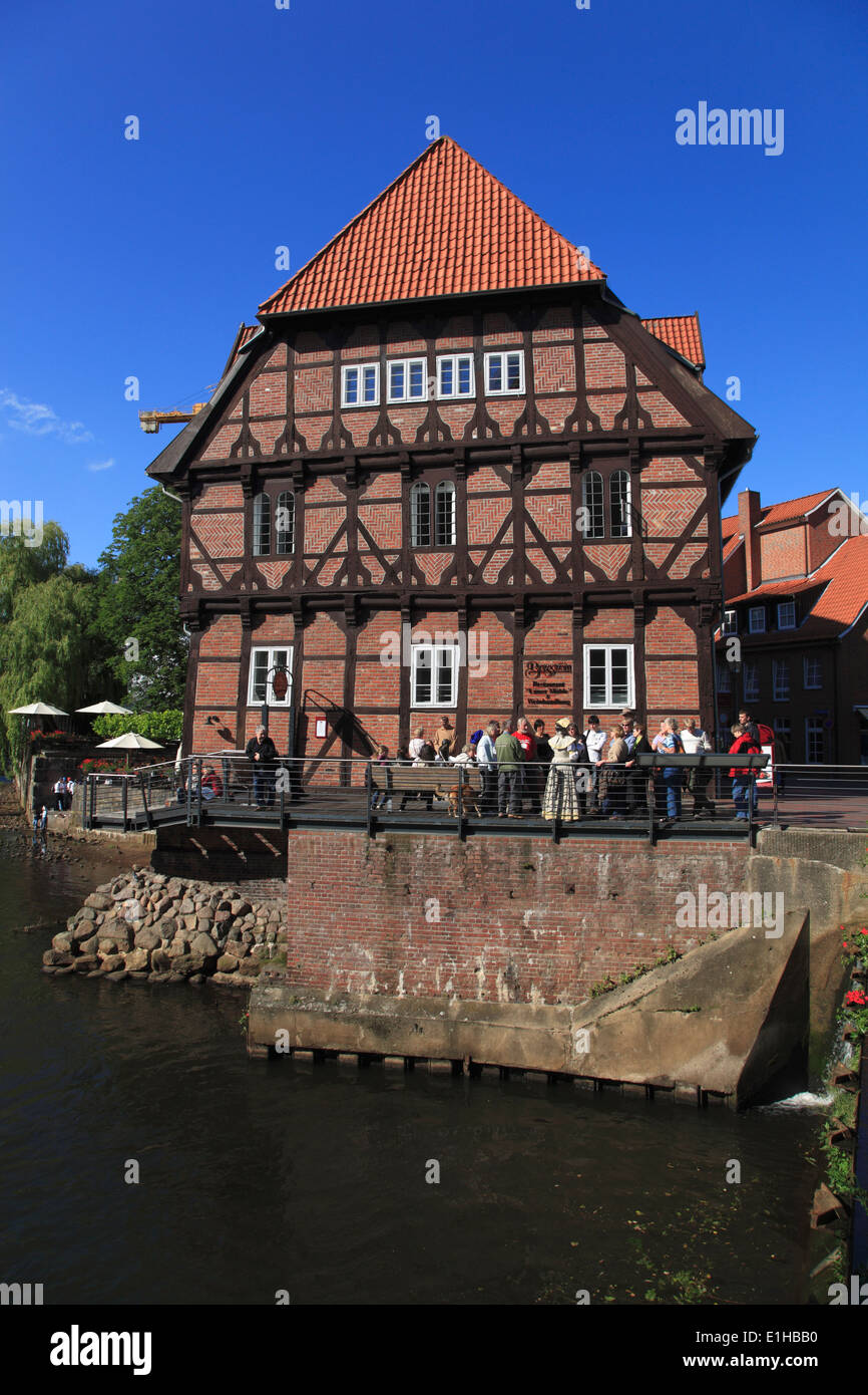 Geführte Stadtrundfahrt am Luener Muehles (alte Mühle), Lüneburg, Niedersachsen, Deutschland, Europa Stockfoto