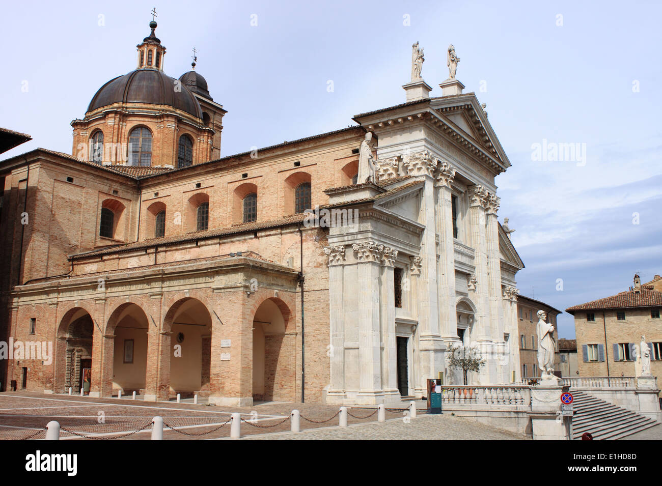 Landschaftsbild von Urbino Kathedrale, Italien Stockfoto