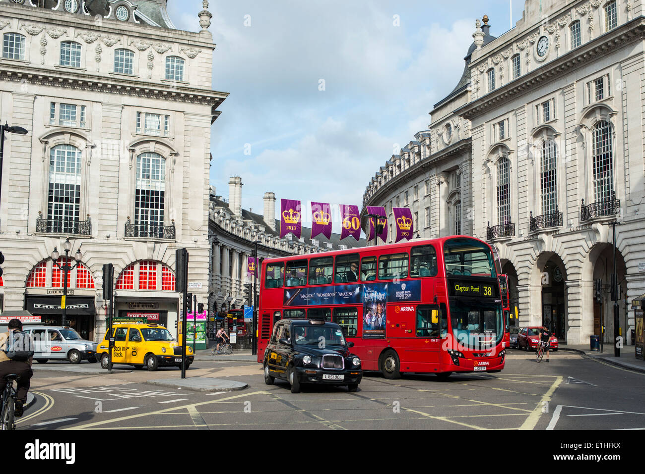 Picadilly Circus Verkehr, London Stockfoto