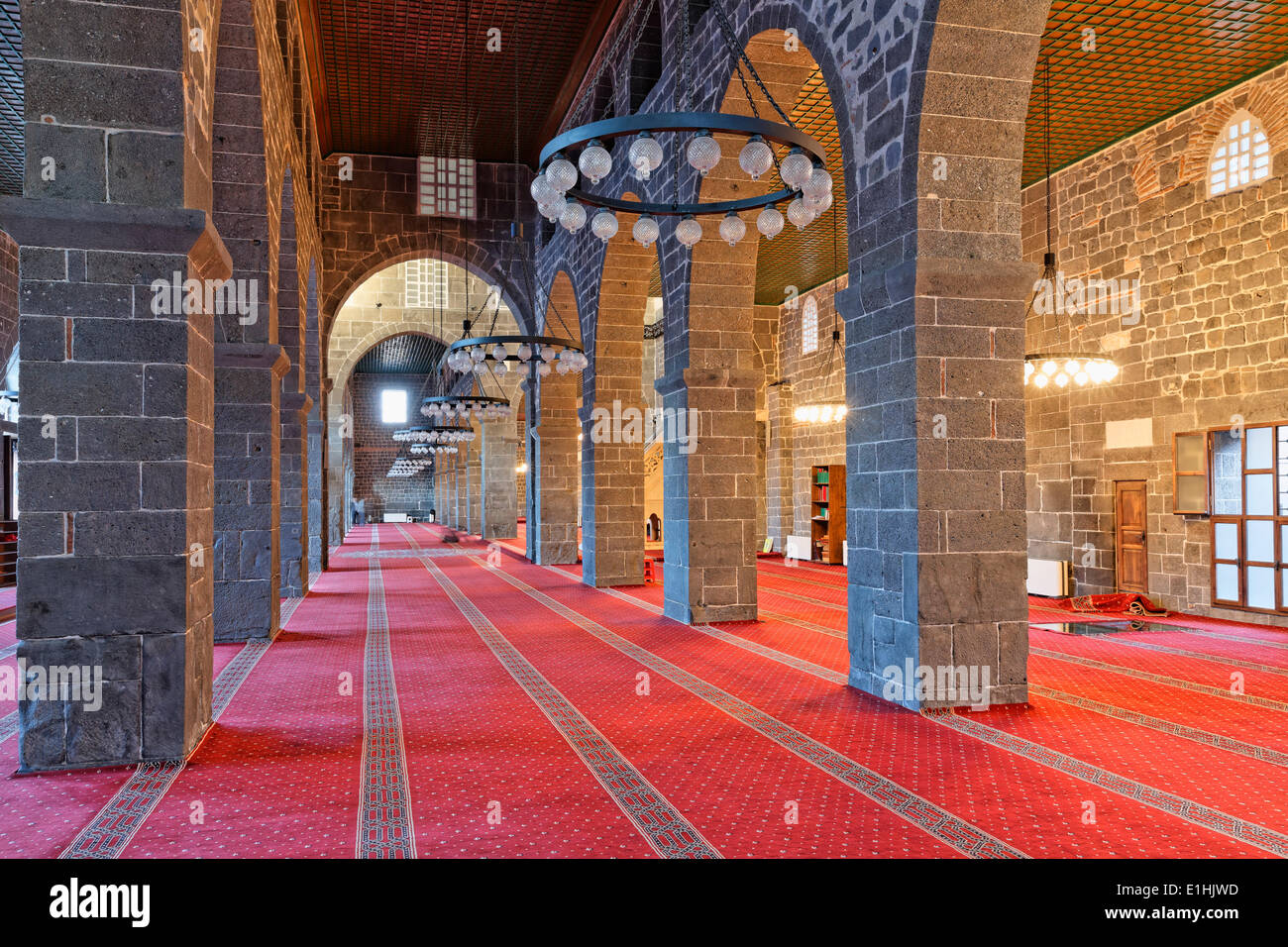 Gebetsraum in der großen Moschee Ulu Camii, Diyarbakir, Südostanatolien, Anatolien, Türkei Stockfoto