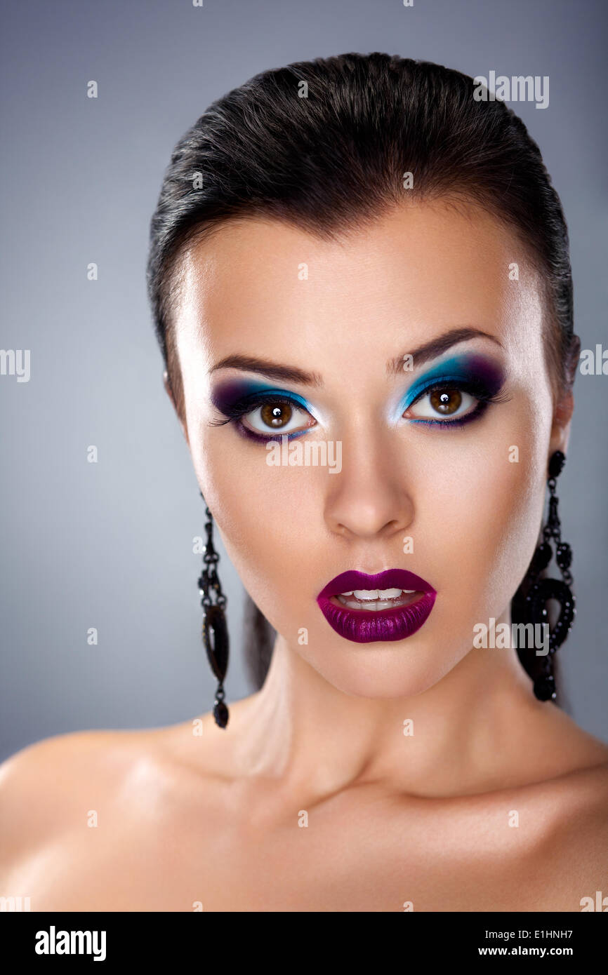Urlaub-Abend-Make up. Styling Schönheit junges weibliches Gesicht Stockfoto