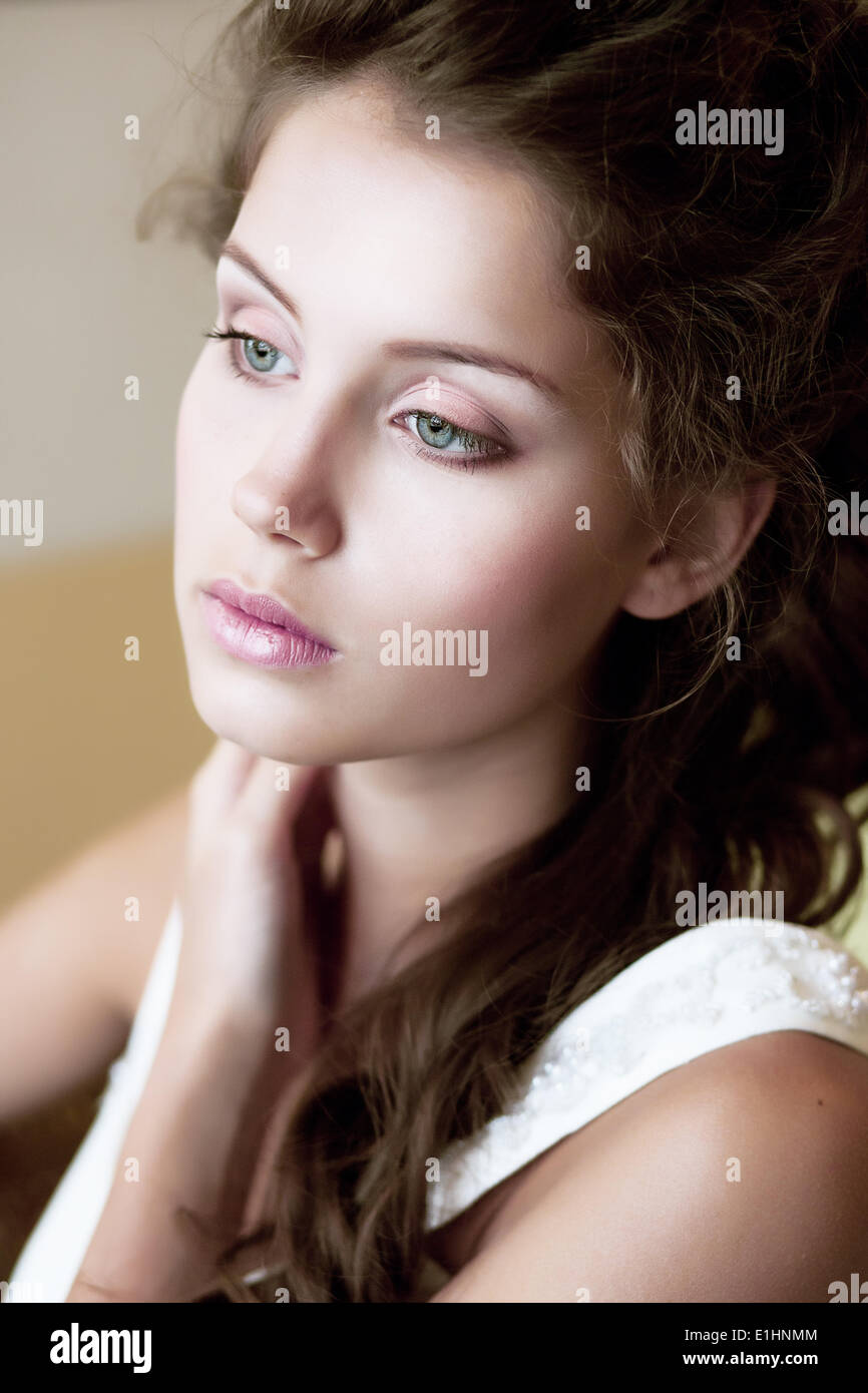 Zärtlichkeit. Gesicht des ruhigen verfeinert junge Frau. Natürliches Make-up Stockfoto