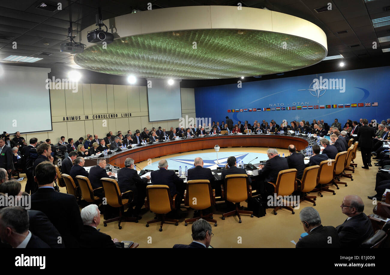 Multinationale Verteidigung Führer einzuberufen in Zimmer 1 im NATO-Hauptquartier in Brüssel 21. Februar 2013, für eine NATO-Minister der Verteidigung Stockfoto